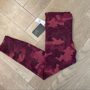 NWT GapFit High Rise 7/8 Workout Legging